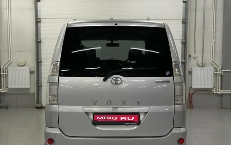 Toyota Voxy II, 2004 год, 1 019 000 рублей, 5 фотография