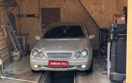 Mercedes-Benz C-Класс, 2003 год, 600 000 рублей, 5 фотография