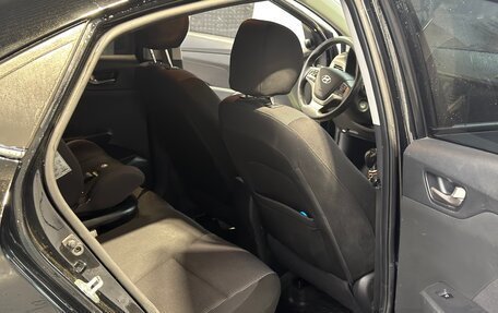 Hyundai Solaris II рестайлинг, 2017 год, 900 000 рублей, 5 фотография