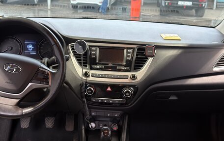 Hyundai Solaris II рестайлинг, 2017 год, 900 000 рублей, 6 фотография