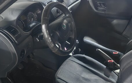 Skoda Fabia II, 2010 год, 450 000 рублей, 7 фотография