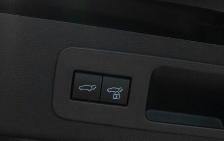 Toyota Land Cruiser, 2025 год, 15 300 000 рублей, 29 фотография