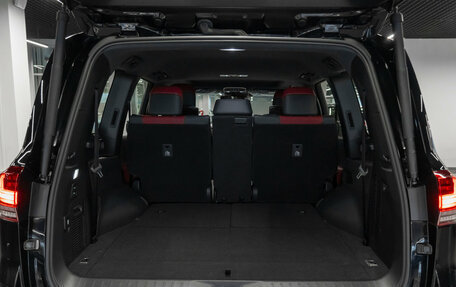 Toyota Land Cruiser, 2025 год, 15 300 000 рублей, 28 фотография