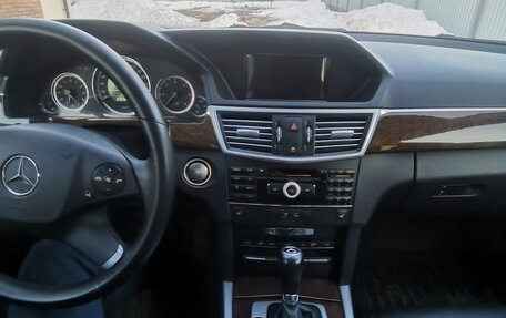 Mercedes-Benz E-Класс, 2009 год, 1 100 000 рублей, 15 фотография