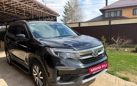 Honda Pilot III рестайлинг, 2019 год, 3 900 000 рублей, 3 фотография
