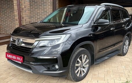 Honda Pilot III рестайлинг, 2019 год, 3 900 000 рублей, 2 фотография