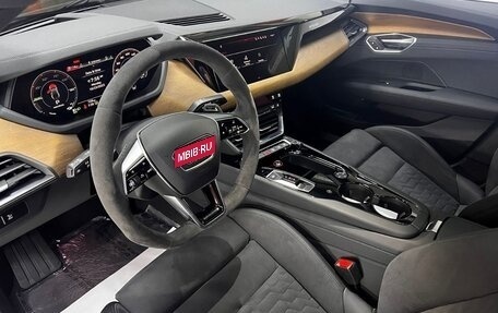 Audi e-tron GT, 2022 год, 8 000 000 рублей, 12 фотография