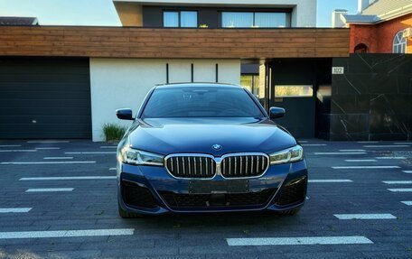 BMW 5 серия, 2021 год, 5 960 000 рублей, 2 фотография