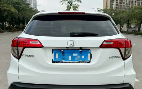 Honda Vezel, 2022 год, 1 280 000 рублей, 4 фотография