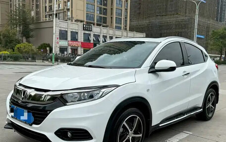Honda Vezel, 2022 год, 1 280 000 рублей, 2 фотография