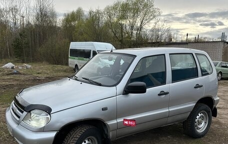 Chevrolet Niva I рестайлинг, 2004 год, 295 000 рублей, 1 фотография