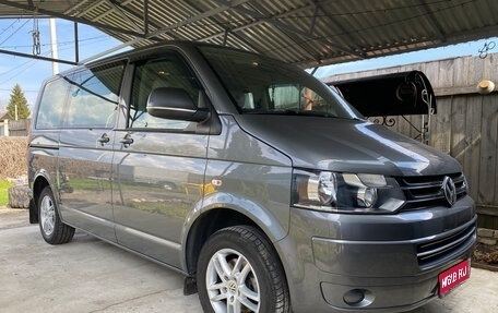 Volkswagen Caravelle T5, 2014 год, 2 750 000 рублей, 1 фотография