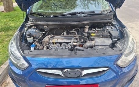 Hyundai Solaris II рестайлинг, 2011 год, 750 000 рублей, 13 фотография