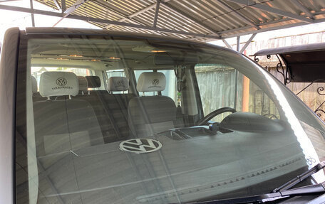 Volkswagen Caravelle T5, 2014 год, 2 750 000 рублей, 14 фотография