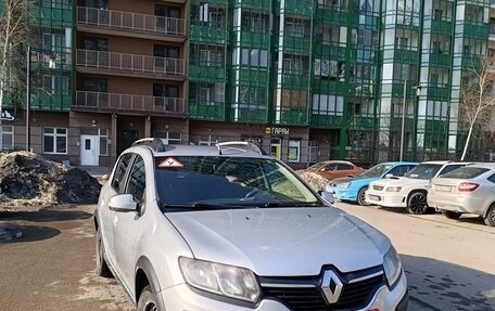 Renault Sandero II рестайлинг, 2015 год, 560 000 рублей, 2 фотография