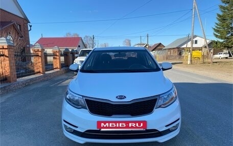 KIA Rio III рестайлинг, 2015 год, 1 020 000 рублей, 2 фотография