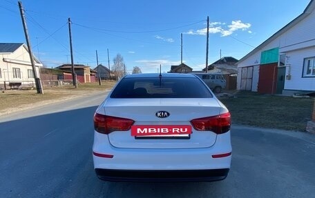 KIA Rio III рестайлинг, 2015 год, 1 020 000 рублей, 7 фотография