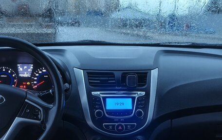 Hyundai Solaris II рестайлинг, 2012 год, 730 000 рублей, 8 фотография