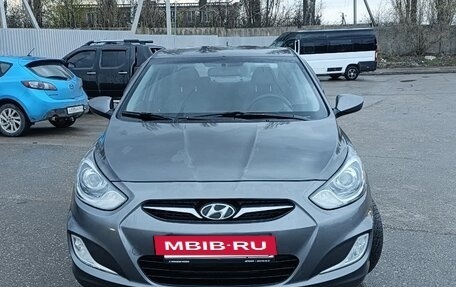 Hyundai Solaris II рестайлинг, 2012 год, 730 000 рублей, 4 фотография