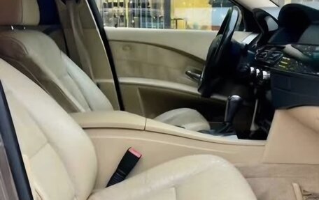 BMW 5 серия, 2006 год, 910 000 рублей, 6 фотография