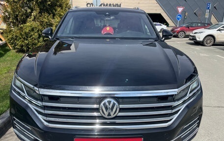 Volkswagen Touareg III, 2018 год, 4 800 000 рублей, 1 фотография
