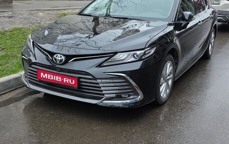 Toyota Camry, 2023 год, 3 000 000 рублей, 1 фотография