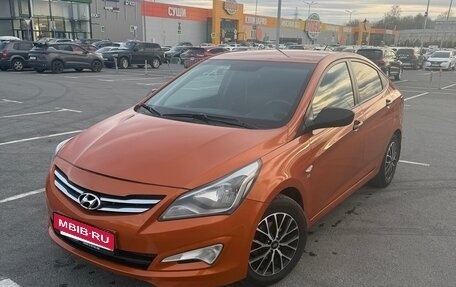 Hyundai Solaris II рестайлинг, 2015 год, 930 000 рублей, 1 фотография