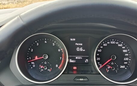 Volkswagen Tiguan II, 2017 год, 1 950 000 рублей, 2 фотография