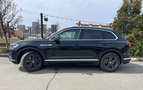 Volkswagen Touareg III, 2018 год, 4 800 000 рублей, 10 фотография