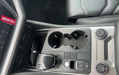 Volkswagen Touareg III, 2018 год, 4 800 000 рублей, 14 фотография