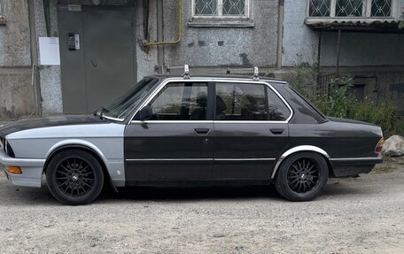 BMW 5 серия, 1984 год, 390 000 рублей, 2 фотография
