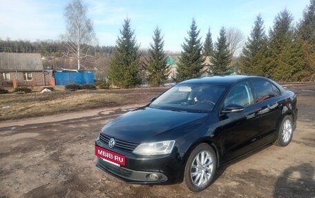 Volkswagen Jetta VI, 2011 год, 900 000 рублей, 7 фотография