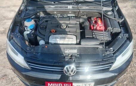 Volkswagen Jetta VI, 2011 год, 900 000 рублей, 10 фотография