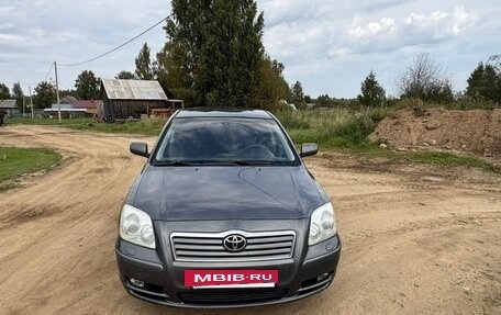 Toyota Avensis III рестайлинг, 2004 год, 500 000 рублей, 3 фотография