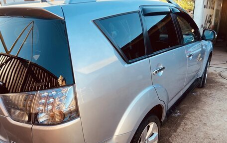 Mitsubishi Outlander III рестайлинг 3, 2010 год, 1 050 000 рублей, 4 фотография