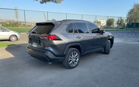 Toyota RAV4, 2019 год, 3 000 000 рублей, 5 фотография