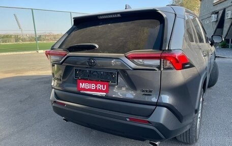 Toyota RAV4, 2019 год, 3 000 000 рублей, 6 фотография