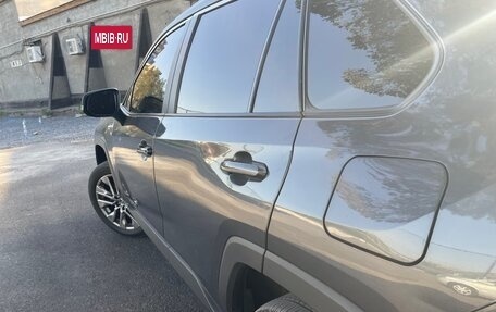 Toyota RAV4, 2019 год, 3 000 000 рублей, 8 фотография