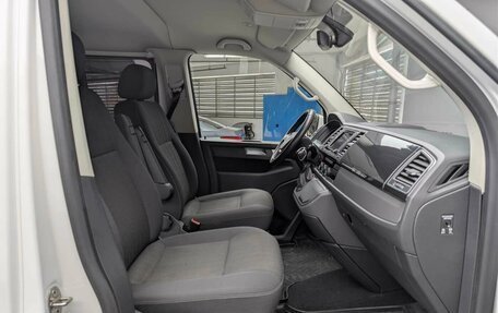 Volkswagen Caravelle T6 рестайлинг, 2019 год, 3 497 000 рублей, 11 фотография
