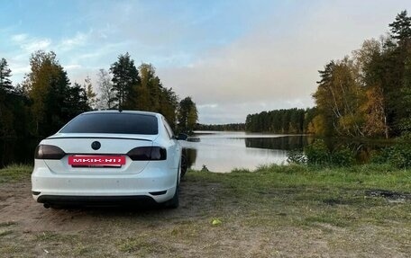 Volkswagen Jetta VI, 2014 год, 1 100 000 рублей, 2 фотография