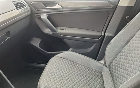 Volkswagen Tiguan II, 2018 год, 2 600 000 рублей, 7 фотография