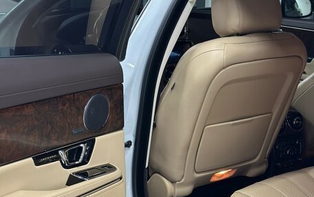 Jaguar XJ IV (X351), 2015 год, 3 800 000 рублей, 7 фотография