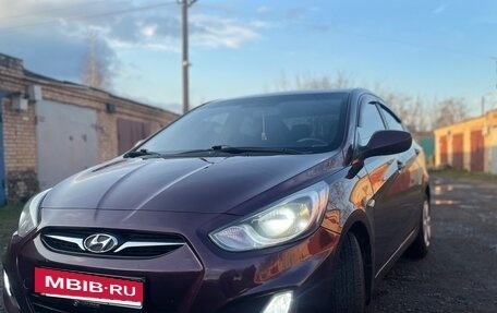 Hyundai Solaris II рестайлинг, 2011 год, 550 000 рублей, 5 фотография