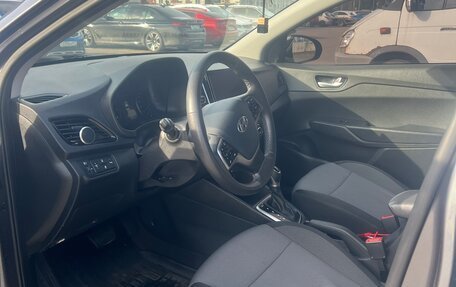 Hyundai Solaris II рестайлинг, 2021 год, 1 700 000 рублей, 6 фотография