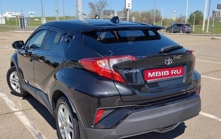 Toyota C-HR I рестайлинг, 2020 год, 1 950 000 рублей, 3 фотография