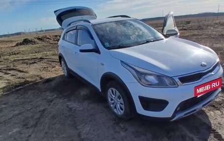 KIA Rio IV, 2018 год, 1 000 000 рублей, 2 фотография