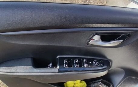 KIA Rio IV, 2018 год, 1 000 000 рублей, 9 фотография