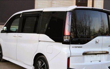 Honda Stepwgn IV, 2021 год, 2 170 000 рублей, 4 фотография