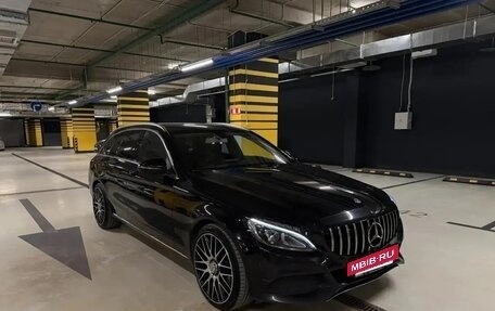 Mercedes-Benz C-Класс, 2018 год, 2 100 000 рублей, 5 фотография