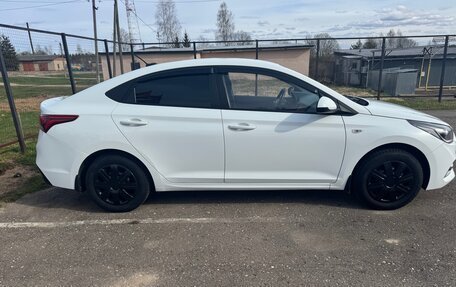 Hyundai Solaris II рестайлинг, 2019 год, 1 300 000 рублей, 4 фотография